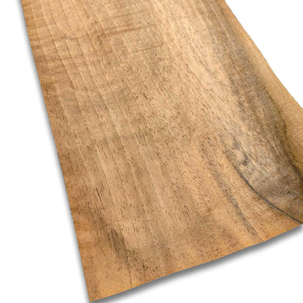 Walnoot houtfineer 160 x 23 cm met natuurlijke nerfstructuur, ideaal voor meubelbekleding of restauratieprojecten.